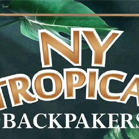 Ny Tropical Backpackers Vandrehjem Desaru Eksteriør billede
